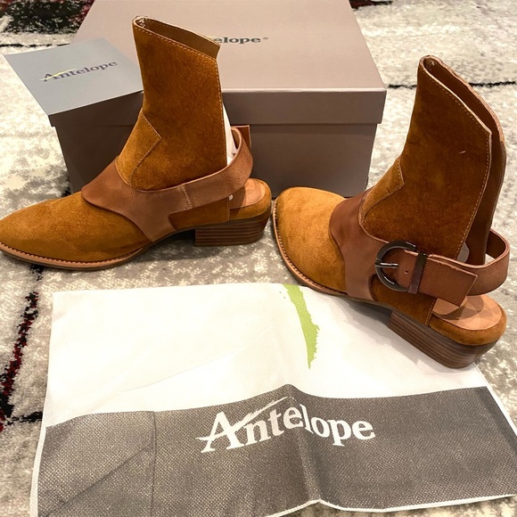 Antelope genuine suede booties. NWOT. Original box and dust bag included - Picture 9 of 12